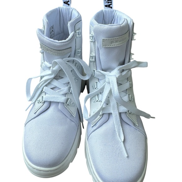 Dr. Martens Combs Platform Boot - Women's Size 10 Combs  Boot - Picture 10 of 17